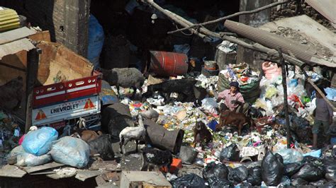 Cairo's 'Garbage City' continues its recycling .